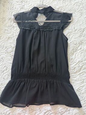 Black Sleeveless Cap Sleeve Blouse sheet size small